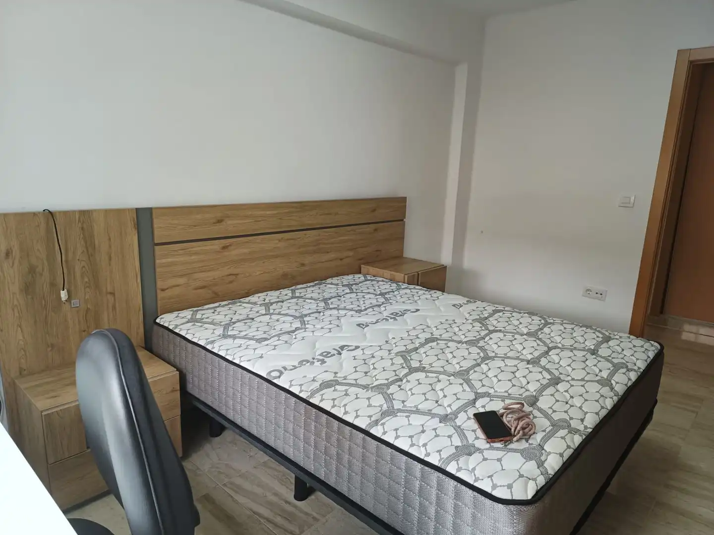 Habitación de Piso de alquiler en Mislata con Aire acondicionado, Terraza y Amueblado