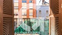 Vista exterior de Pis en venda en El Prat de Llobregat amb Balcó