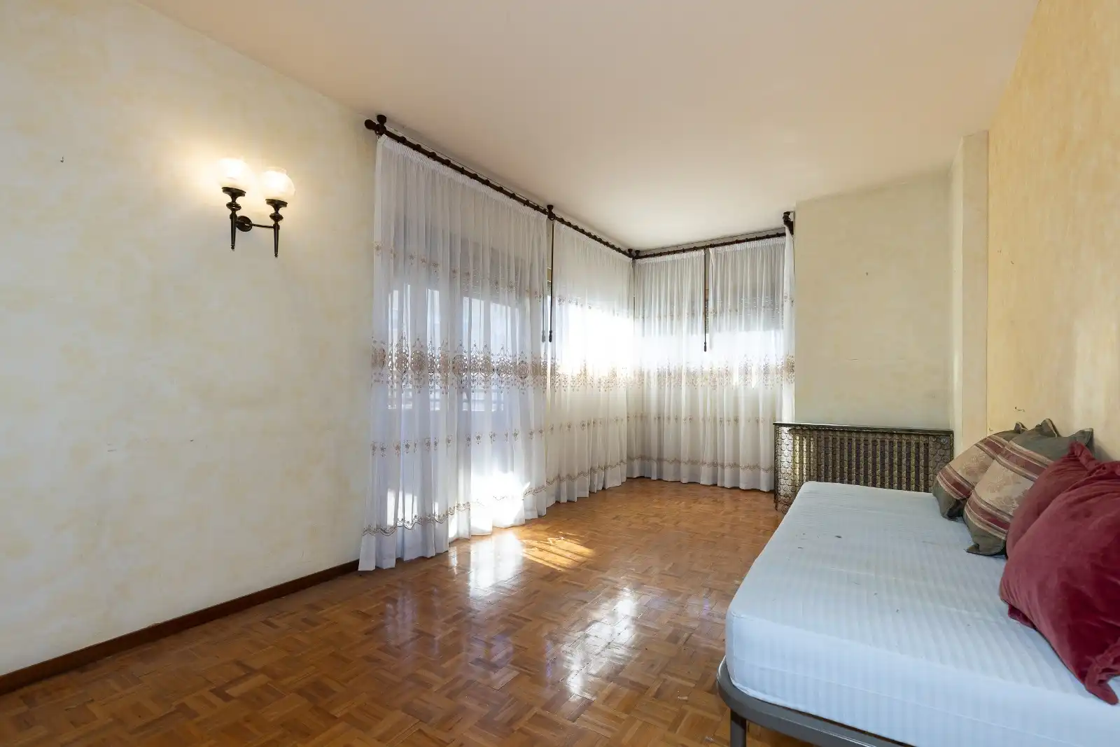 Habitación de Piso en venta en Tarragona con Calefacción, Parquet y Terraza