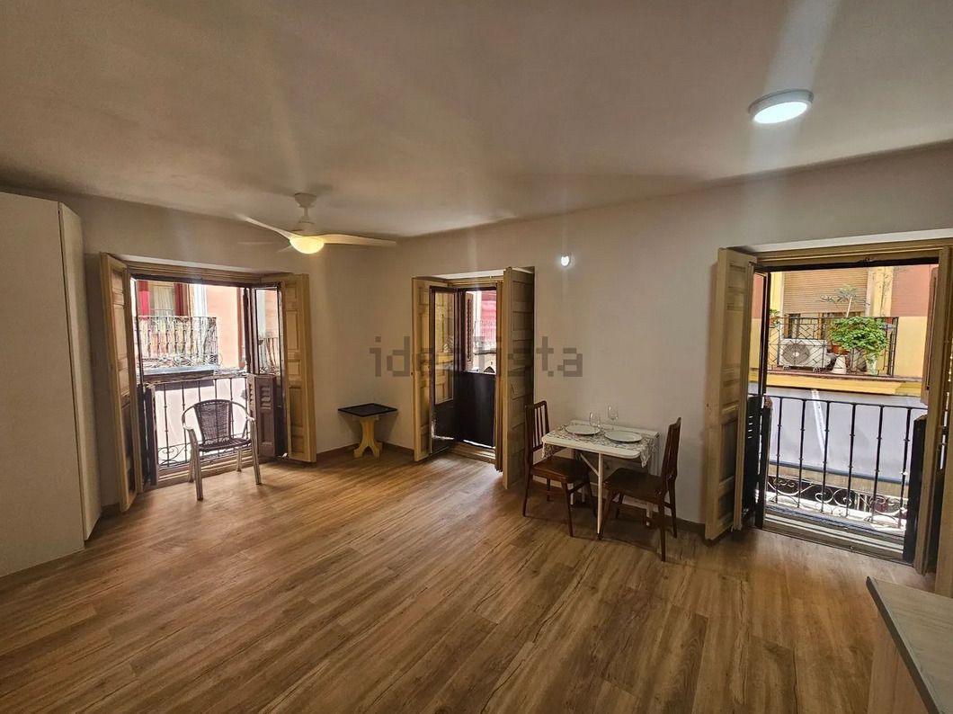 Living room of Flat for sale in  Madrid Capital  with Air Conditioner, Heating and Parquet flooring