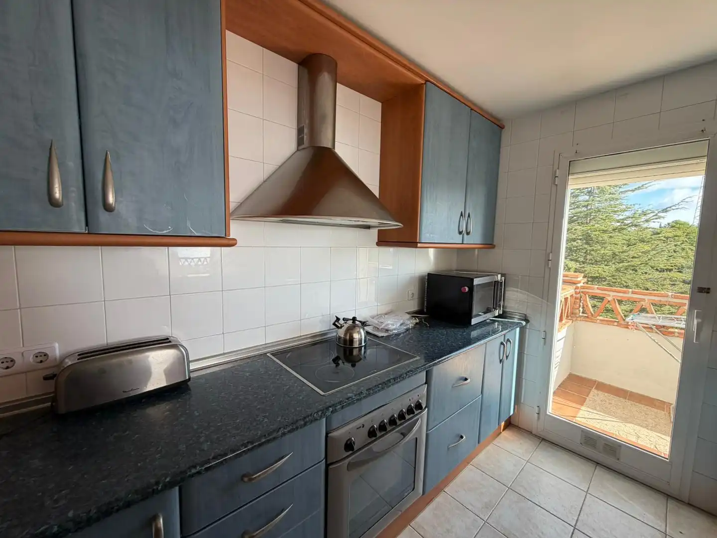 Kitchen of Flat for sale in Fuengirola  with Air Conditioner, Terrace and Community pool
