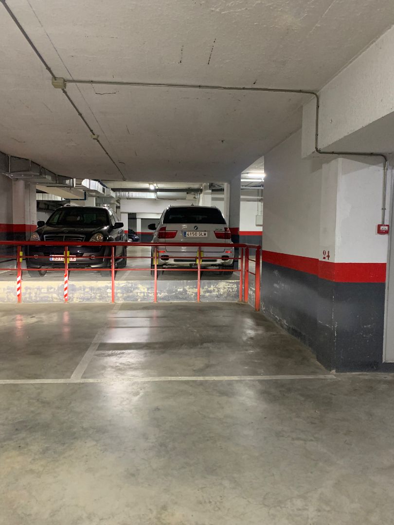 Garatge de lloguer a Passatge Salamanca, 25, Almeda - El Corte Inglés