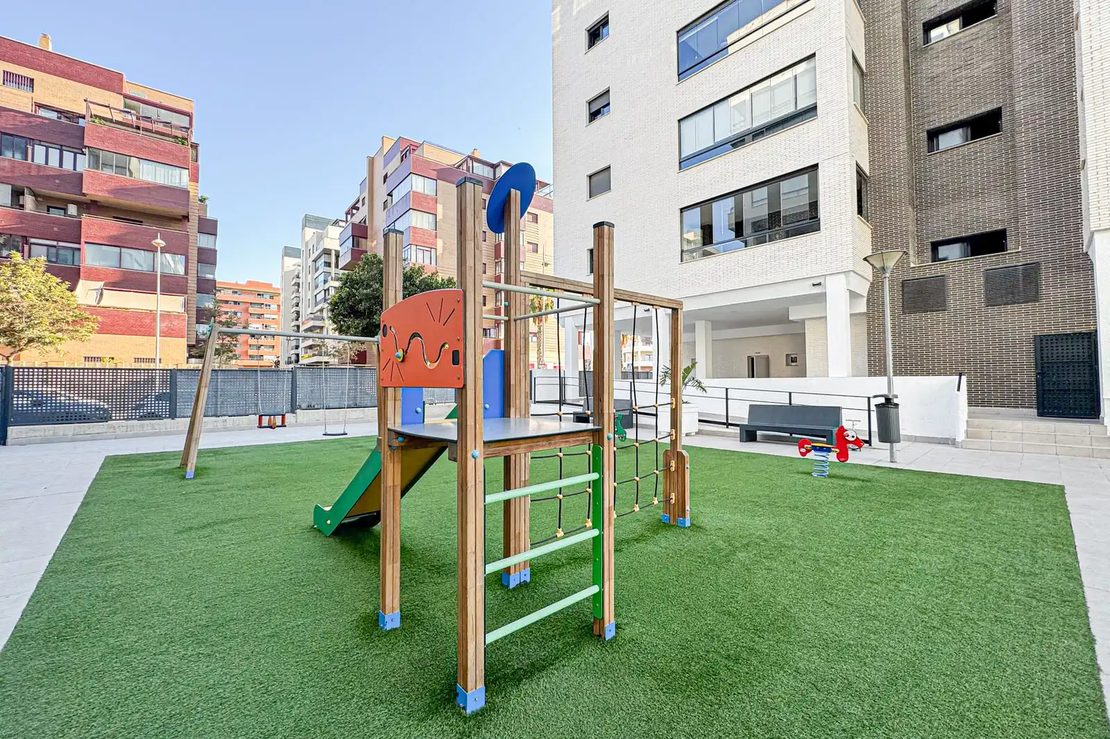 Terrassa de Pis en venda en Almería amb Terrassa, Traster i Piscina