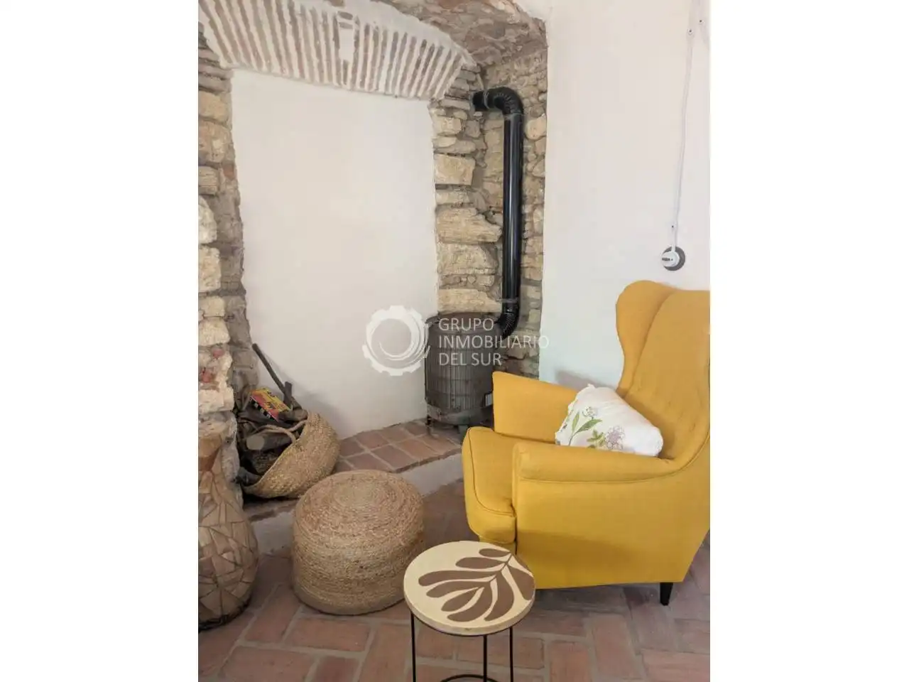 Sala d'estar de Casa o xalet en venda en Benalup-Casas Viejas amb Jardí privat, Terrassa i Moblat