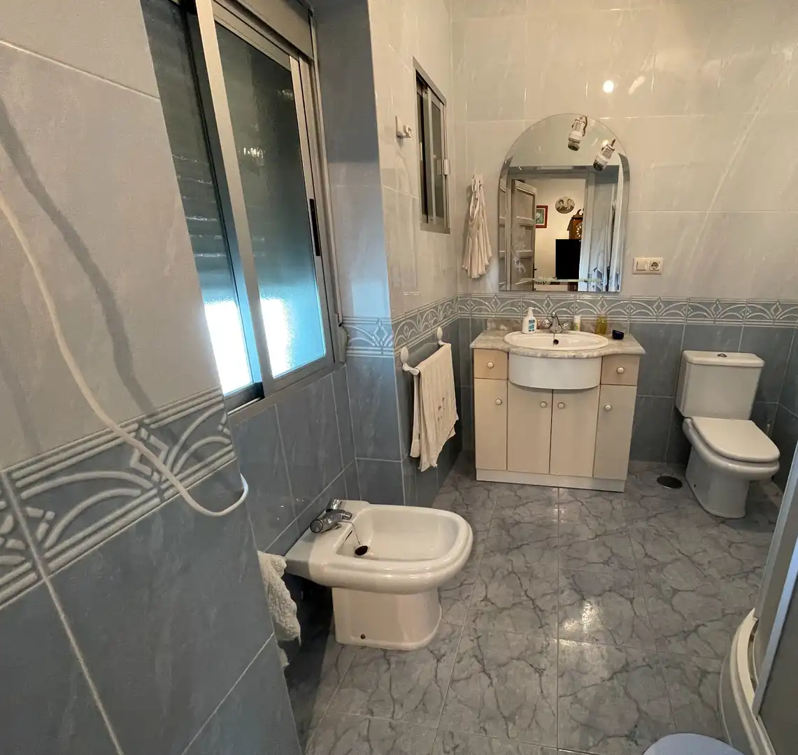Bathroom of Houses for sale in Úbeda  with Storage room and Swimming Pool