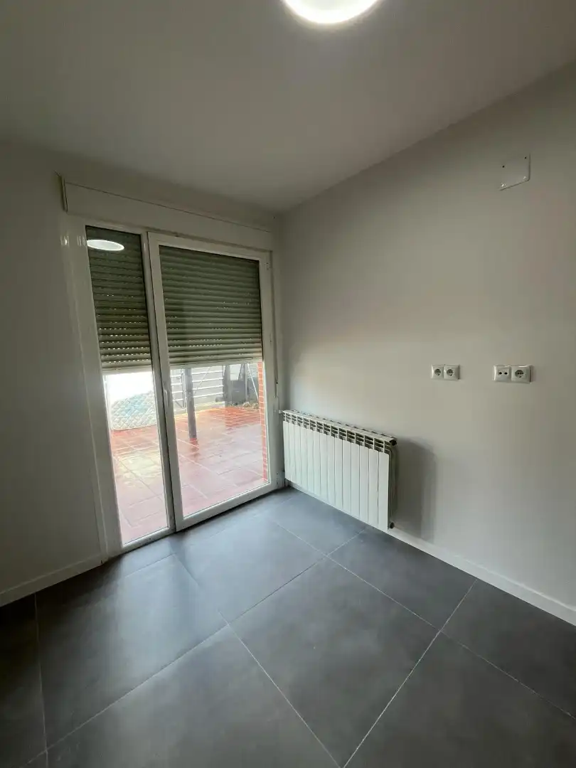 Dormitori de Casa adosada en venda en Renedo de Esgueva amb Calefacció, Jardí privat i Parquet