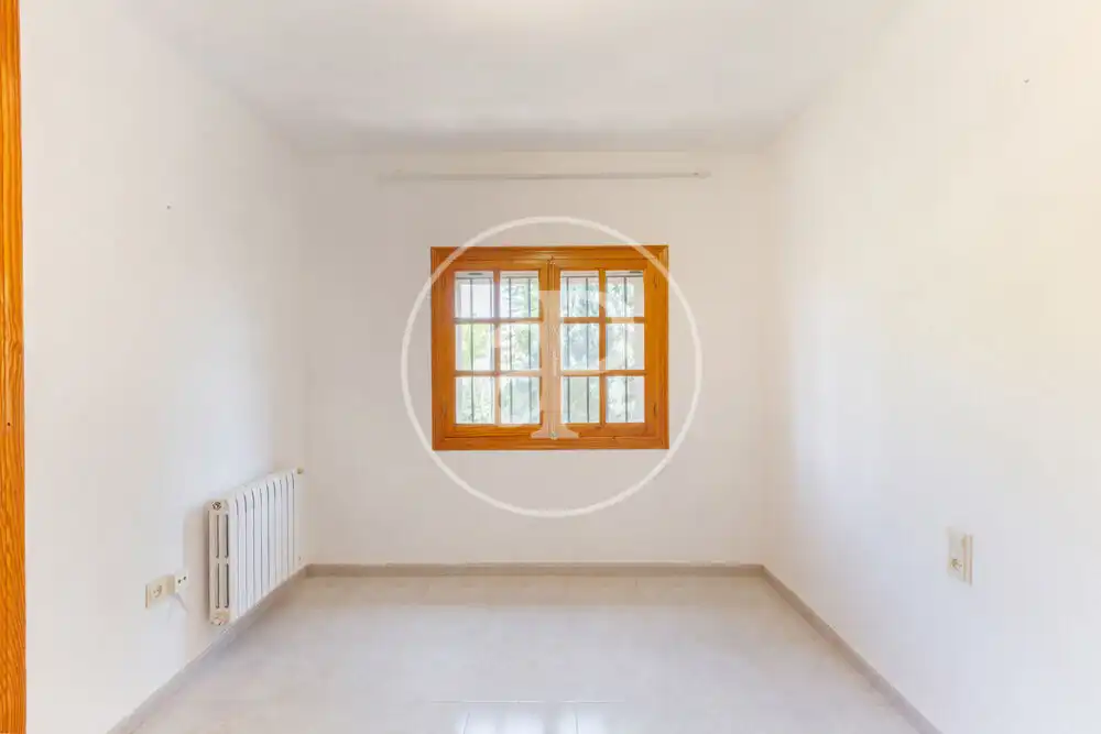 Dormitori de Casa o xalet en venda en L'Eliana amb Aire condicionat, Calefacció i Jardí privat