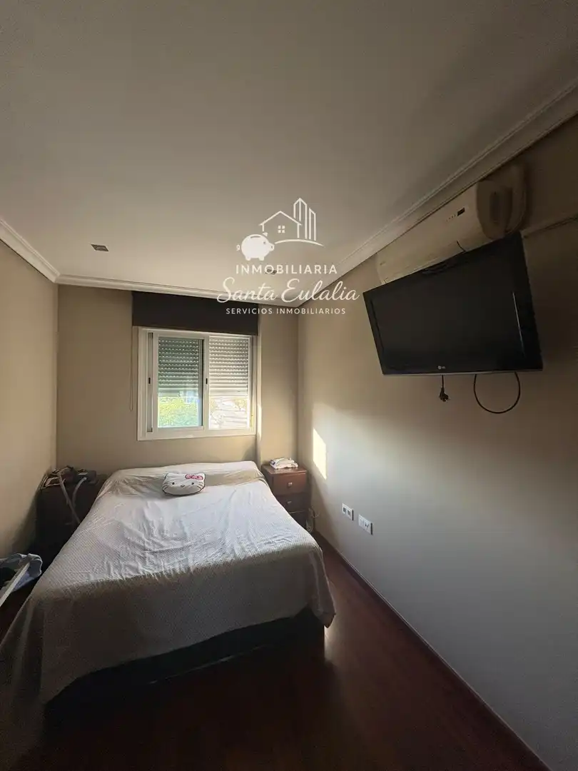 Bedroom of Flat for sale in Oeste