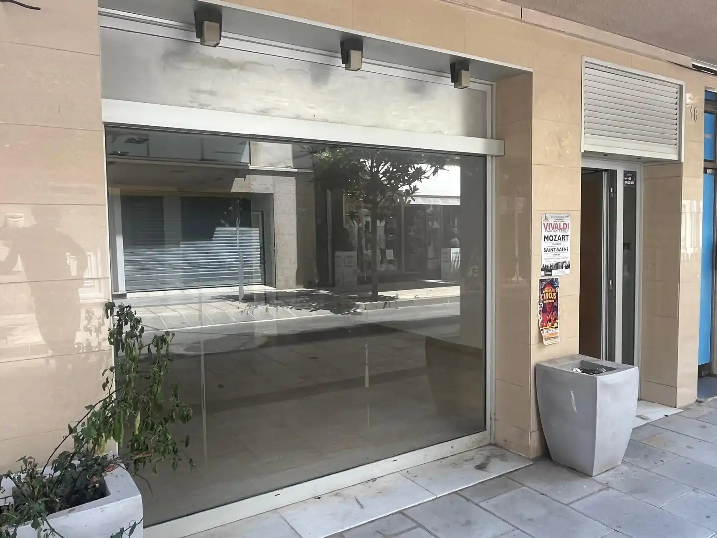 Business premises for sale in de Roger de Llúria, imagen 12