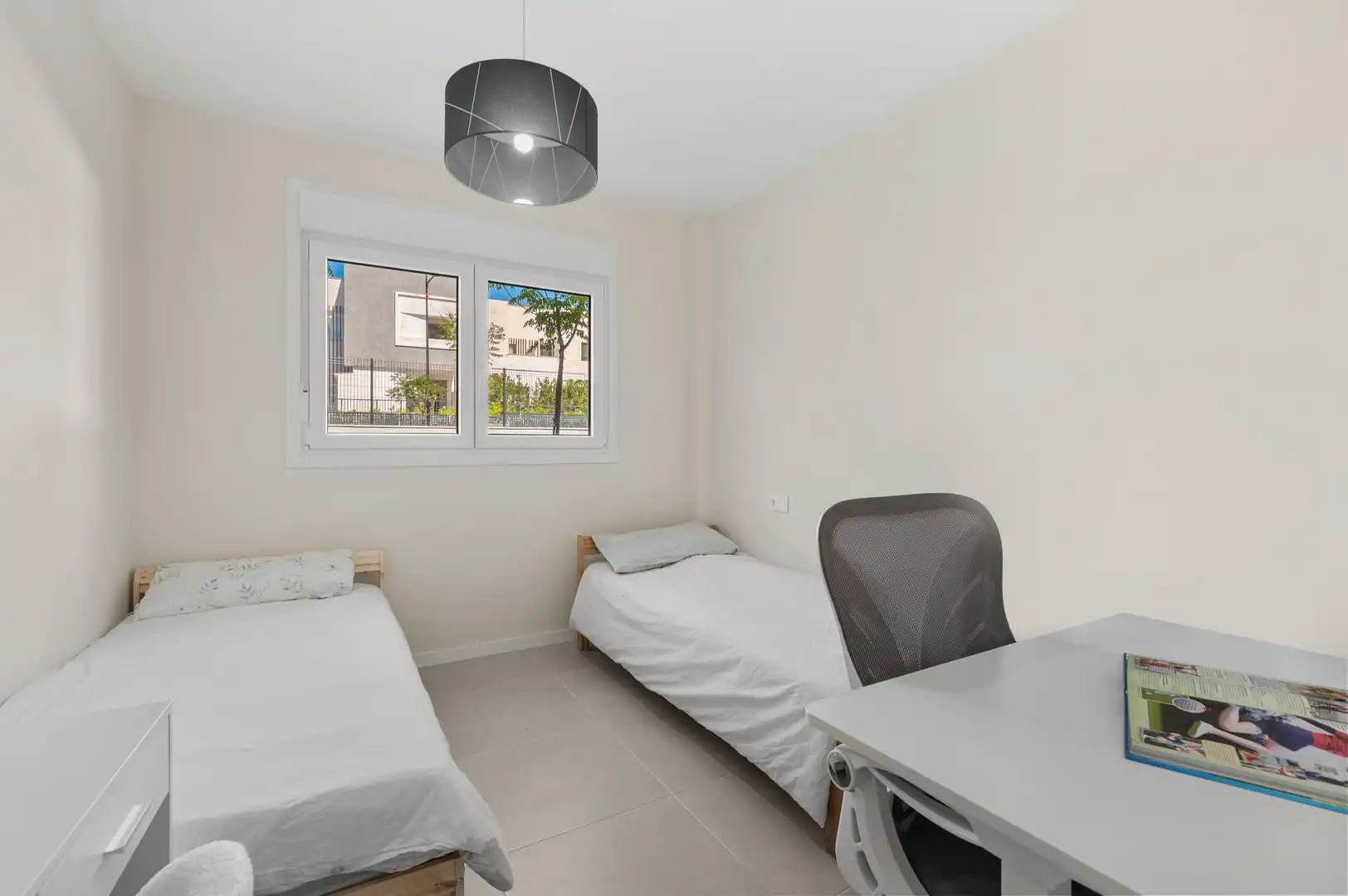 Bedroom of Ground floor for sale in Estepona  with Air Conditioner, Private garden and Terrace