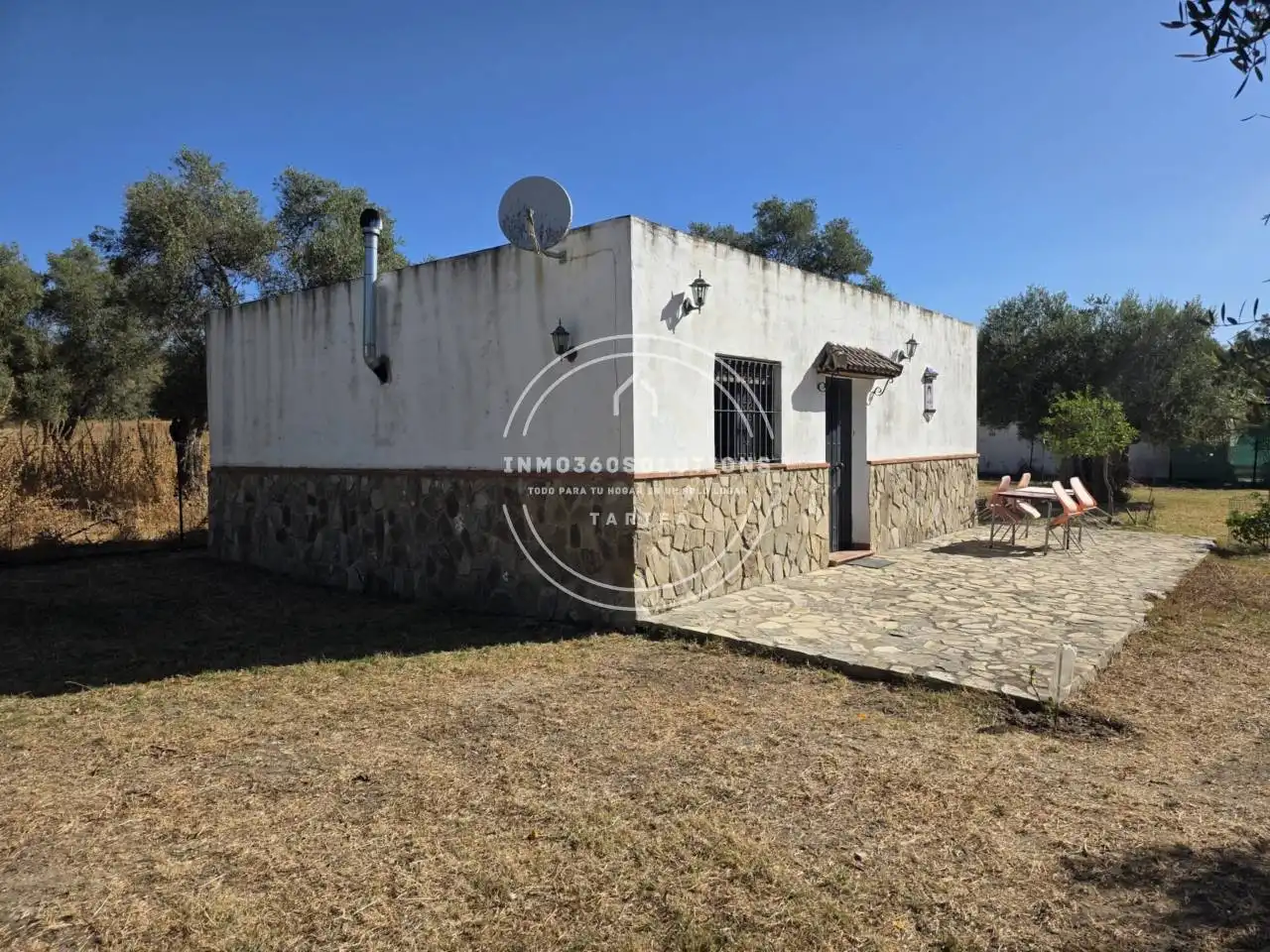 Vista exterior de Casa o xalet en venda en Alcalá de los Gazules amb Jardí privat i Terrassa