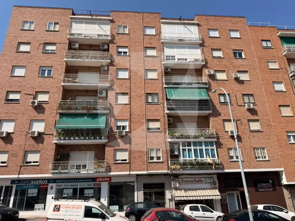 Pis amb terrassa en venda a Calle Francisco Lujan