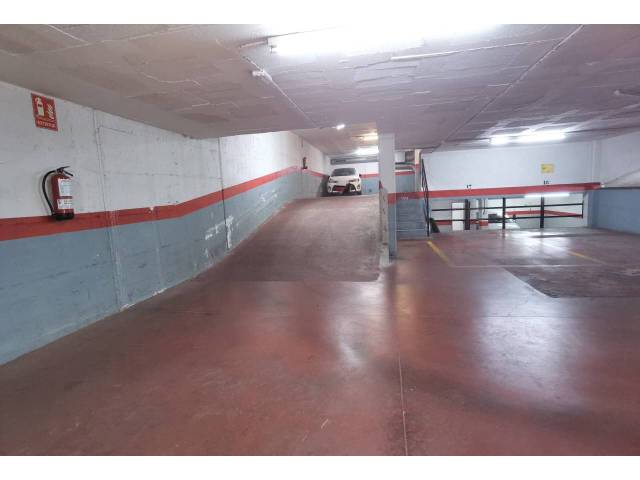 Garaje en Venta en Barri del Centre