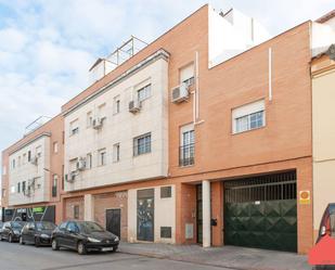 Exterior view of Flat for sale in Dos Hermanas  with Air Conditioner