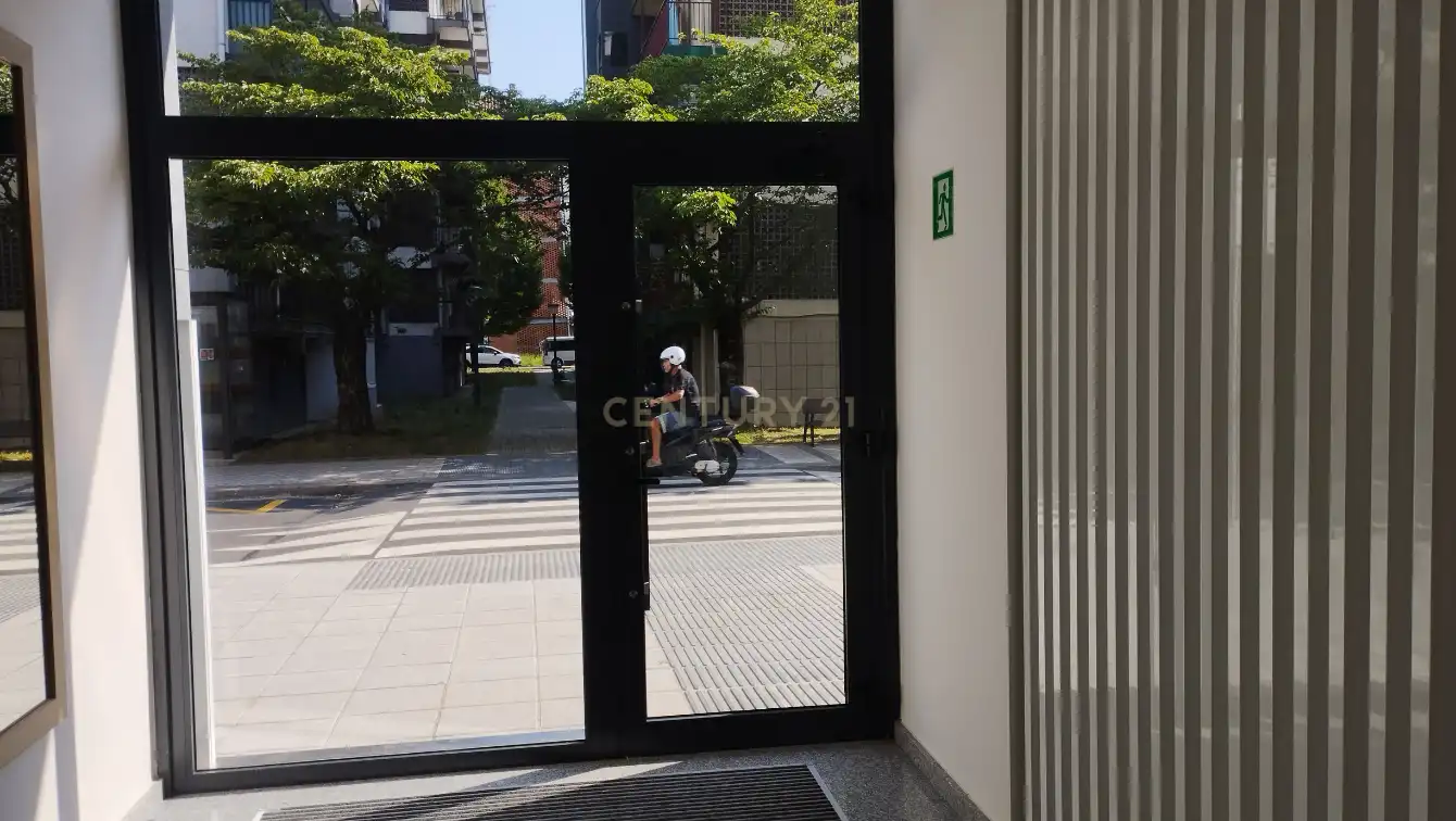 Pis en venda en Irun  amb Rentadora, Microones i Balcó