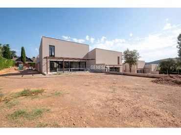 Casa con jardín en venta en Avenida Rocafort 41