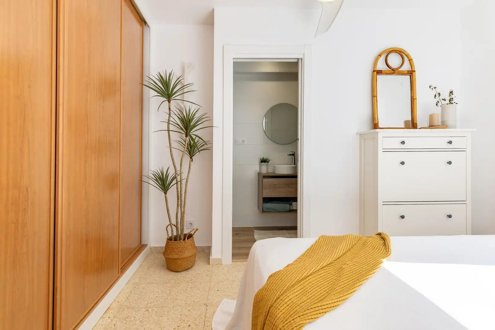 Bedroom of Flat for sale in Pobles del Sud
