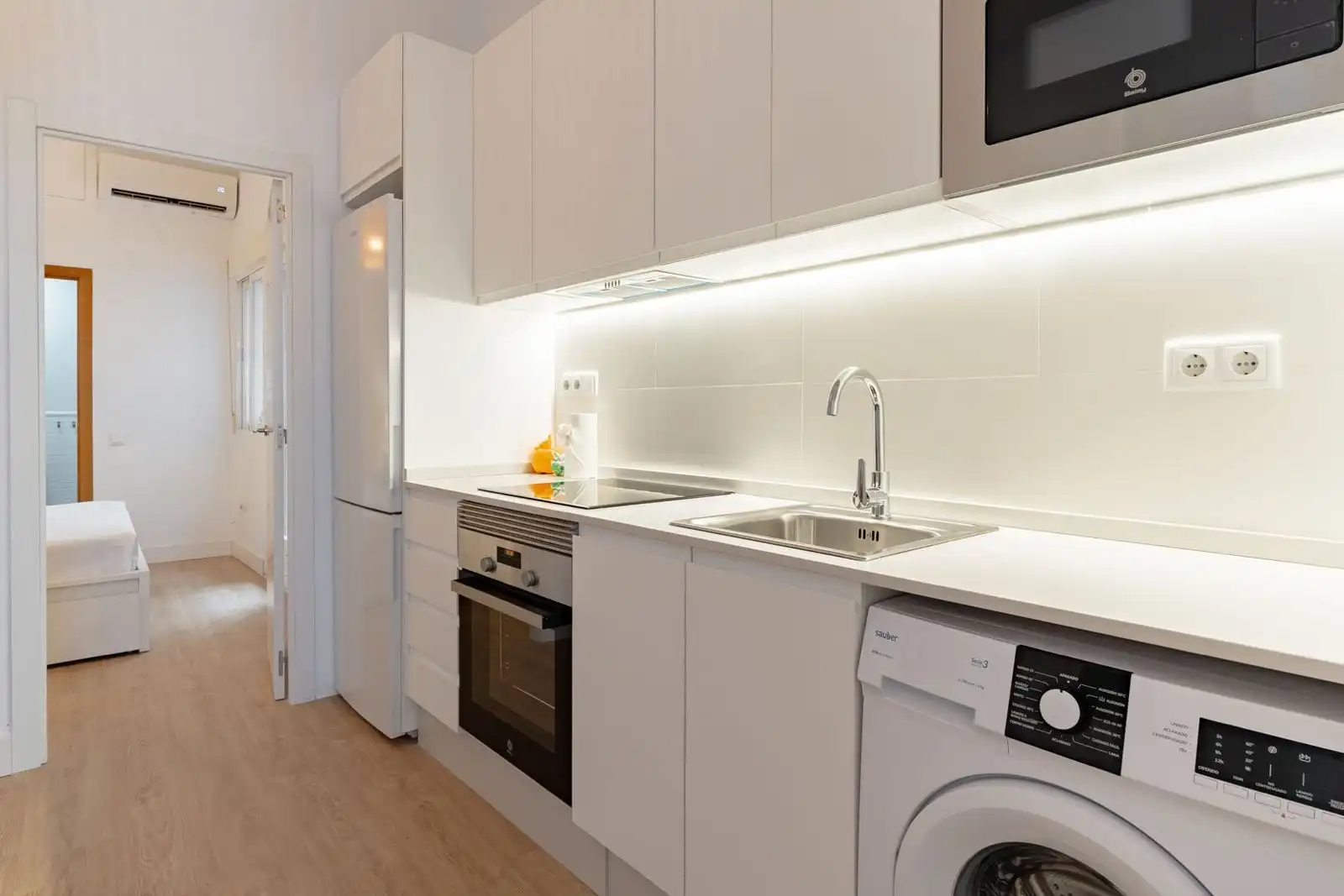 Kitchen of Flat for sale in Málaga  with Air Conditioner, Furnished and Internet