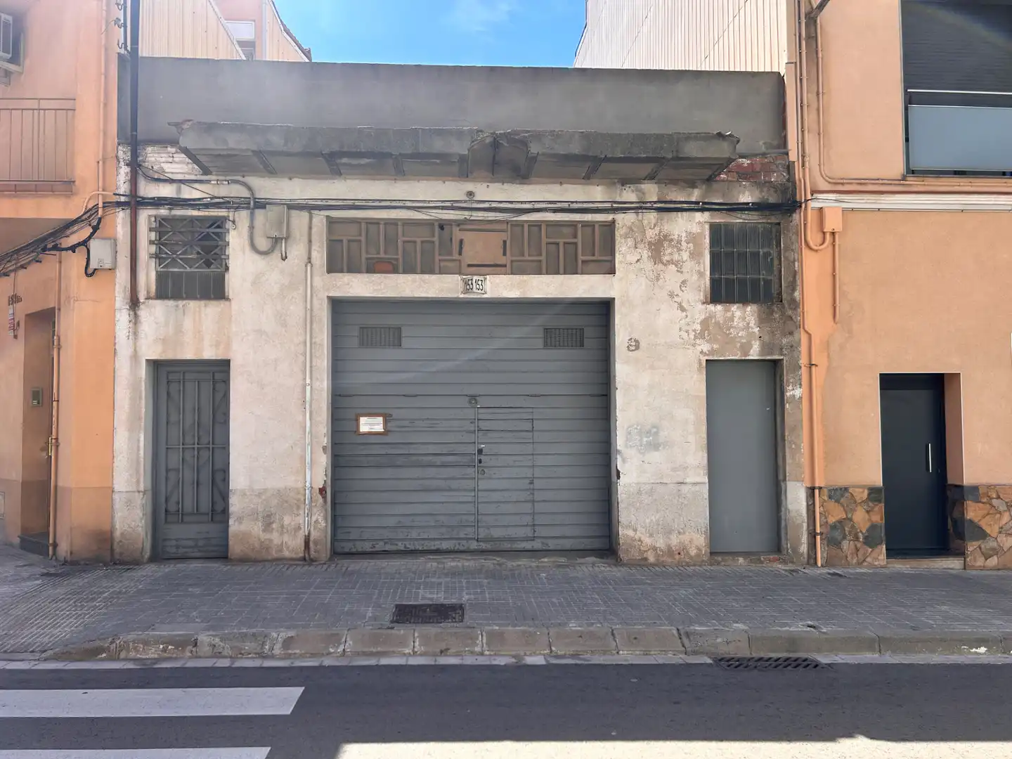 Industrial building for sale in Carrer del Doctor Torras i Bages 153