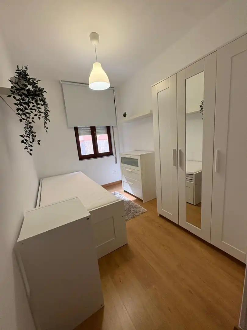 Bedroom of Flat for rent in Santander  with Heating