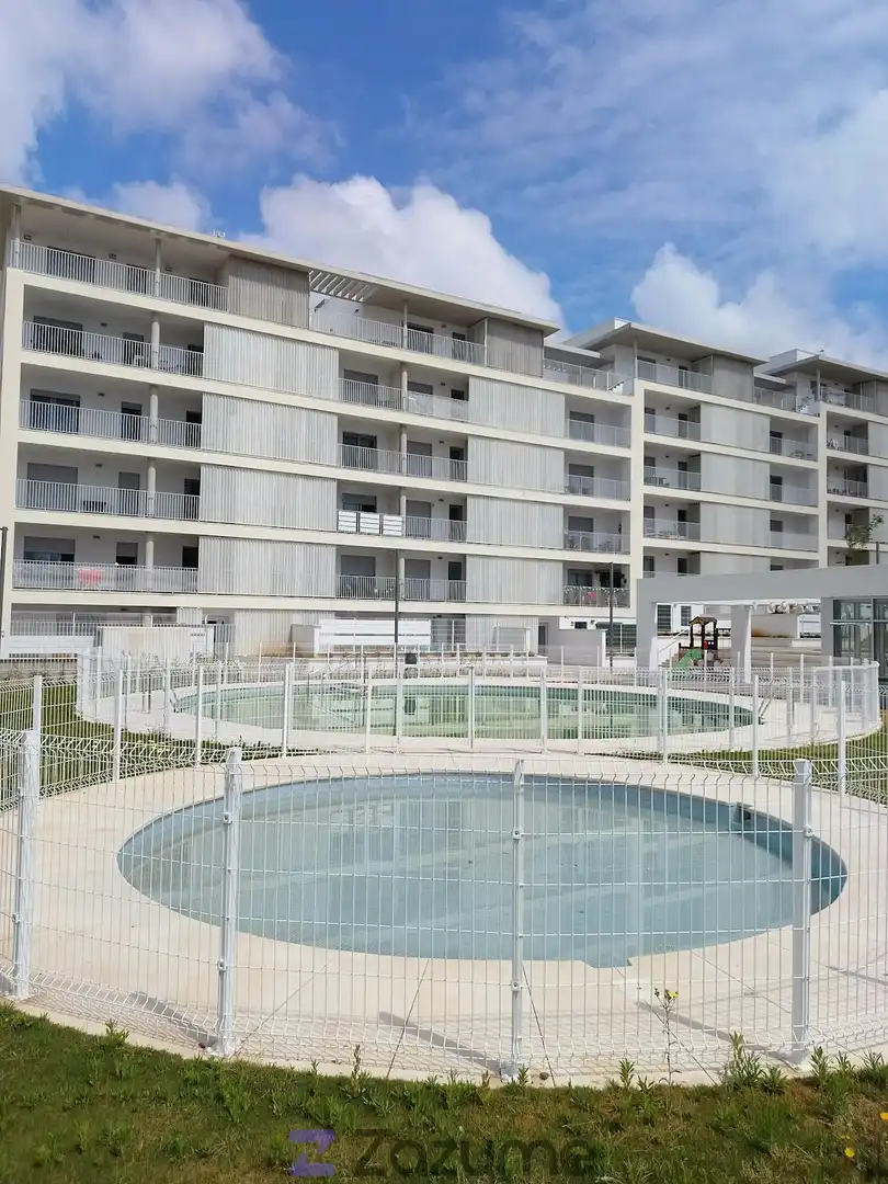 Schwimmbecken von Wohnung zur Miete in Dos Hermanas mit Klimaanlage, Heizung und Privatgarten