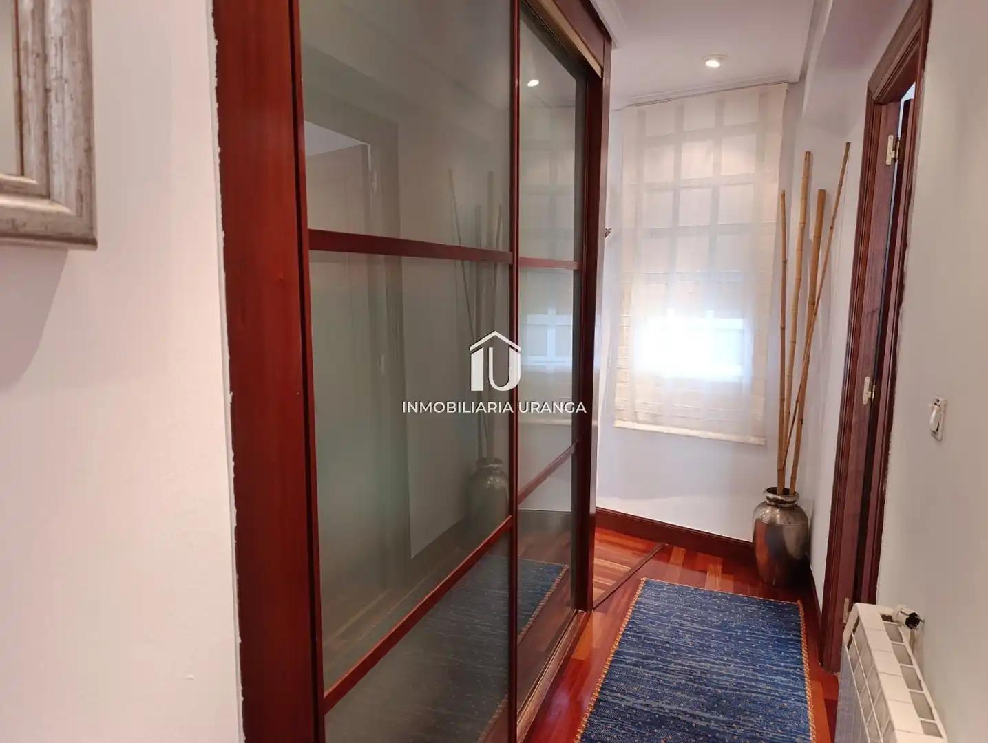 Vista exterior de Piso en venta en Laredo con Calefacción