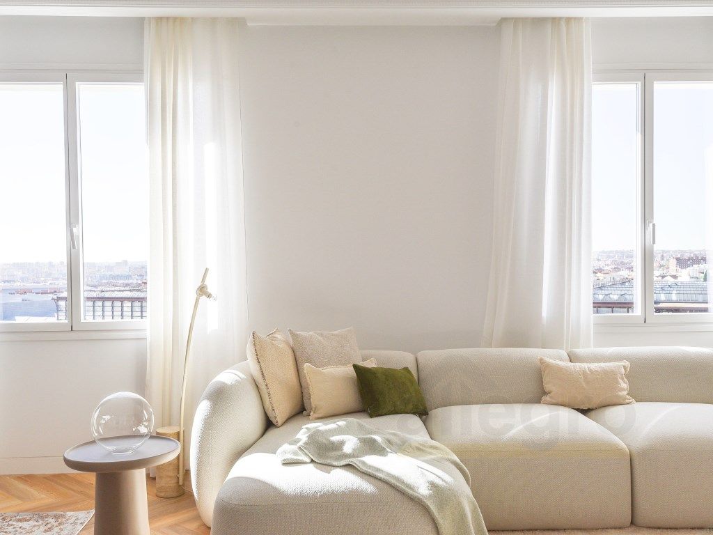 Sala d'estar de Pis en venda en  Madrid Capital amb Aire condicionat