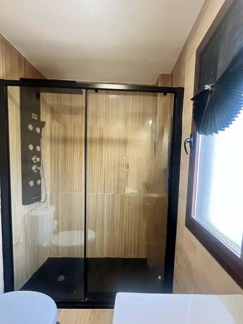 Bany de Casa o xalet en venda en El Ronquillo amb Aire condicionat i Piscina