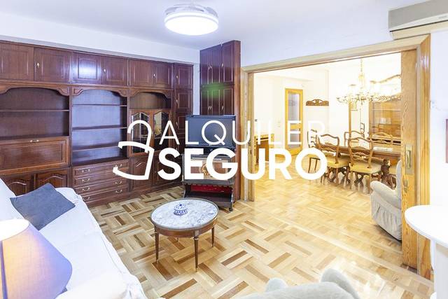 Piso en Alquiler en de la Colegiata en Embajadores - Lavapiés