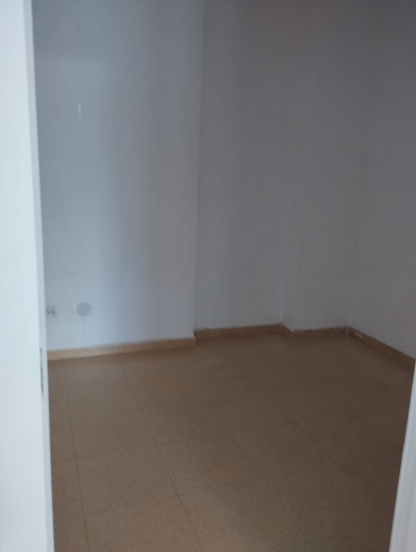 Habitación de Local de alquiler en  Zaragoza Capital con Aire acondicionado