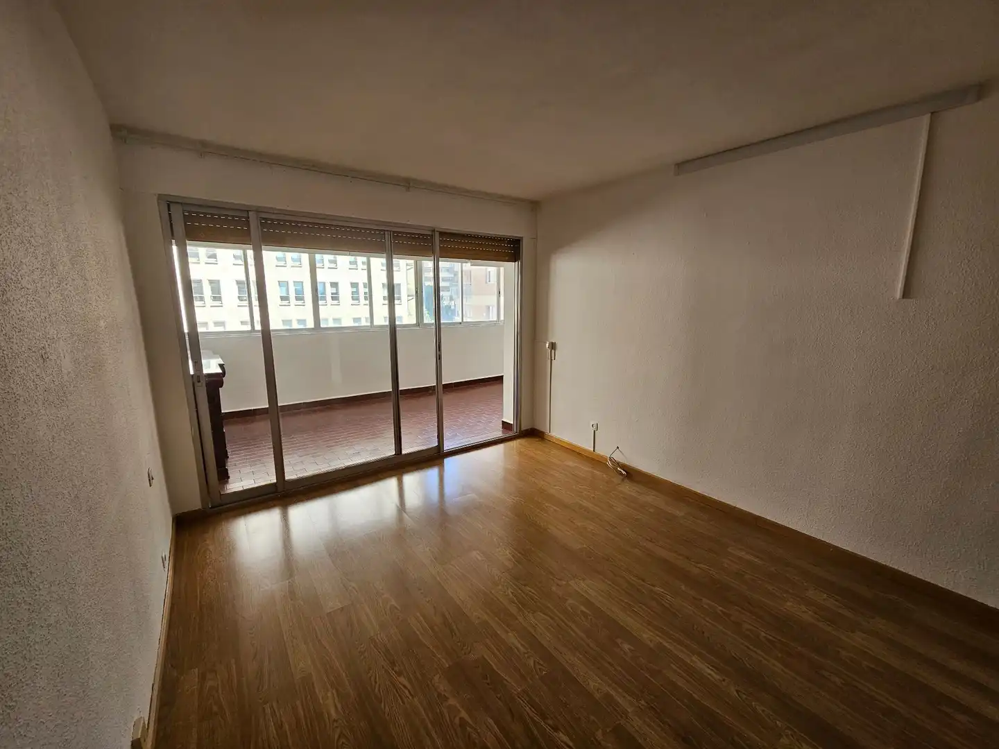 Dormitori de Apartament de lloguer en Madrid amb Aire condicionat, Calefacció i Terrassa
