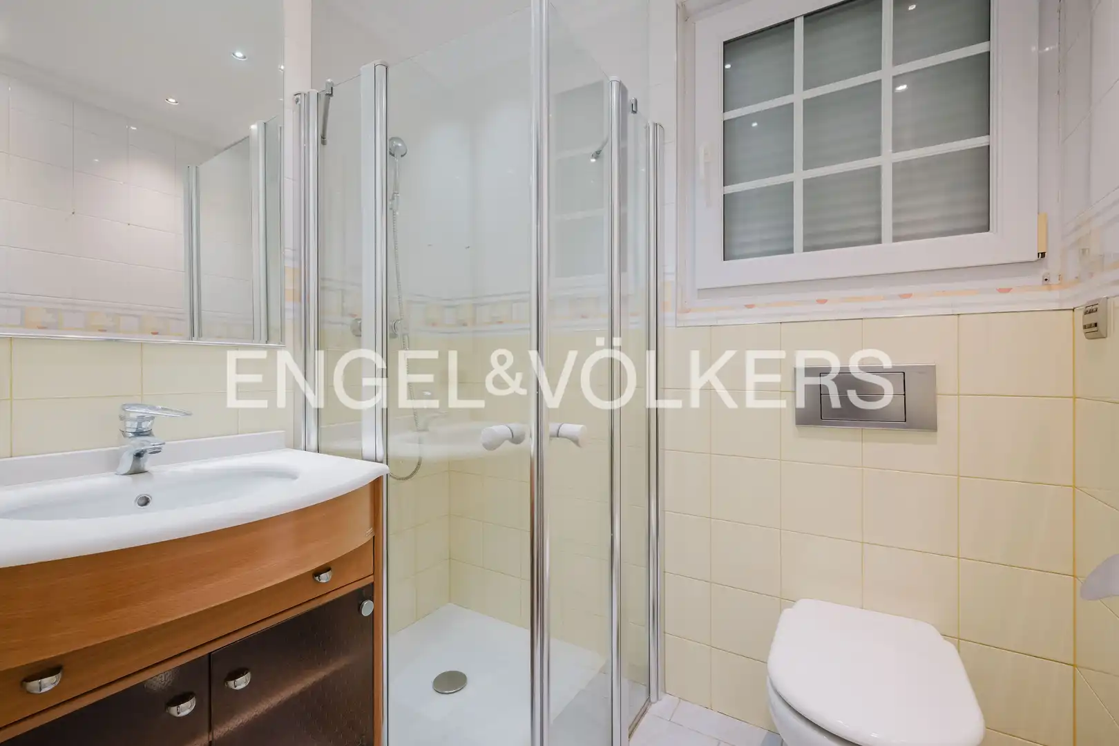 Baño de Finca rústica en venta en Hendaye con Aire acondicionado, Calefacción y Jardín privado