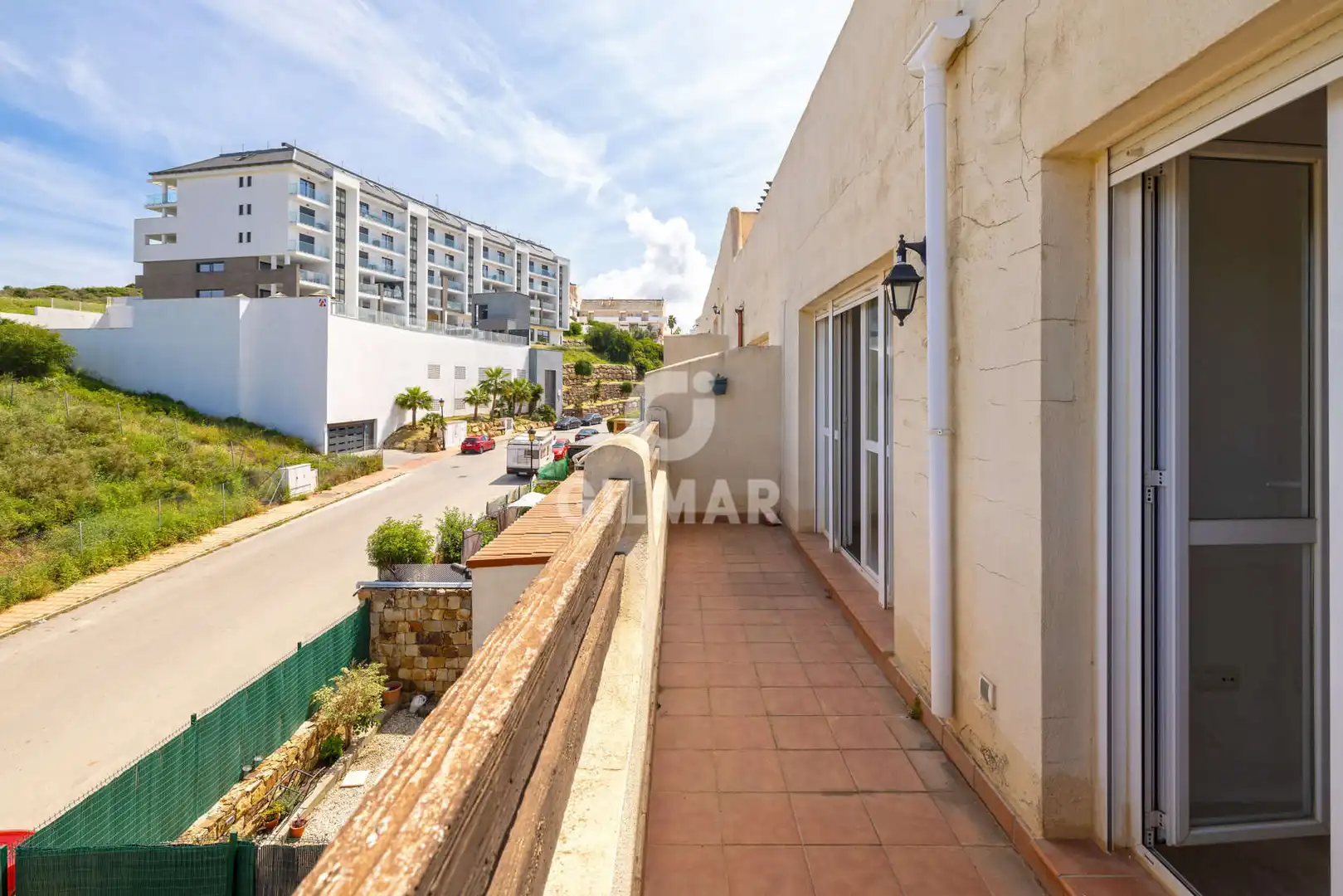Vista exterior de Dúplex en venda en Manilva amb Calefacció, Traster i Balcó