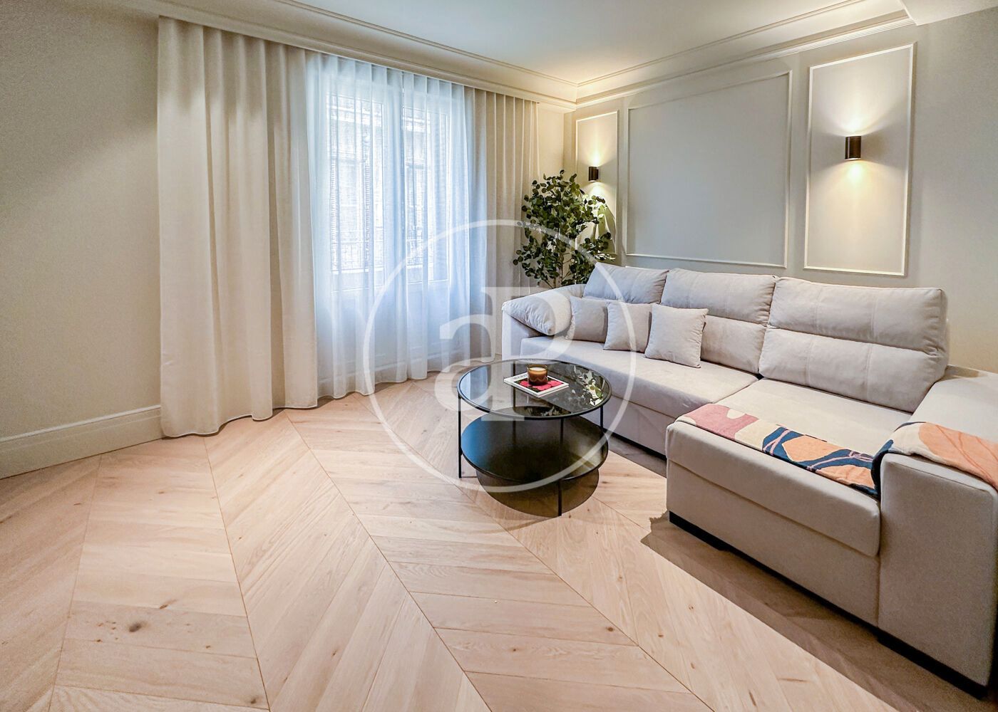 Living room of Flat for sale in  Madrid Capital  with Air Conditioner, Heating and Furnished