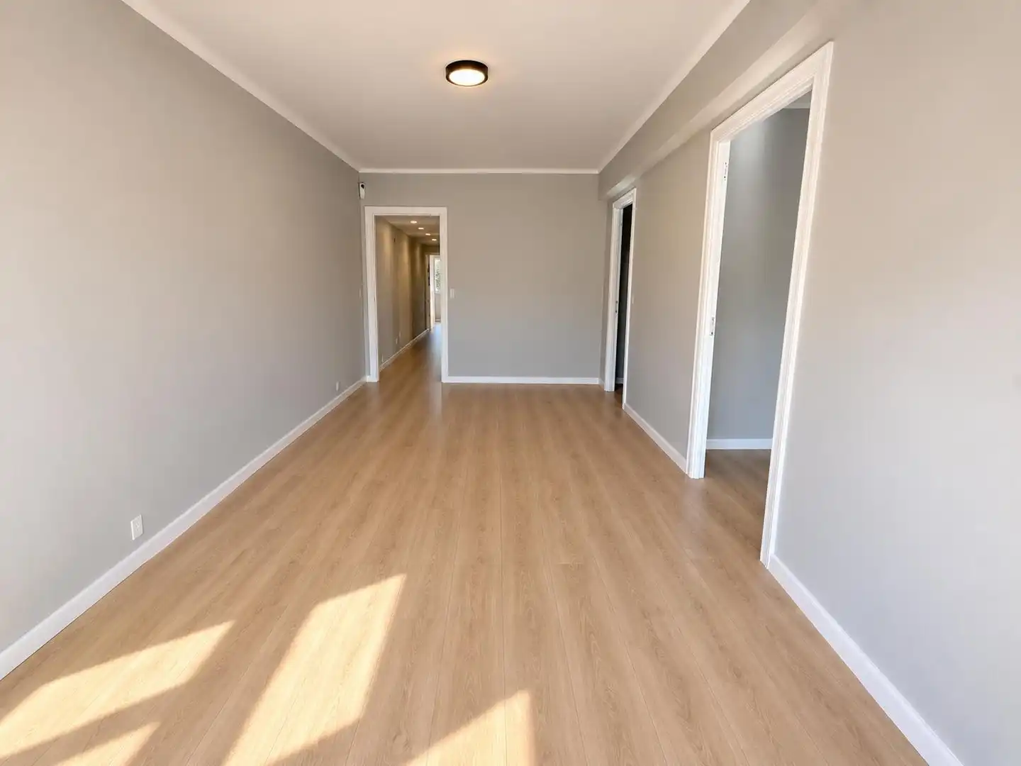 Flat for sale in L'Hospitalet de Llobregat  with Parquet flooring, Balcony and Alarm