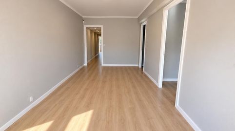 Foto 5 de Pis en venda a Poeta Llombart del, Sanfeliu, L'Hospitalet de Llobregat