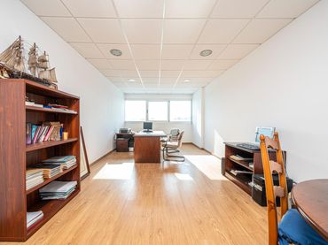 Office space for sale in Carrer Maquinaria