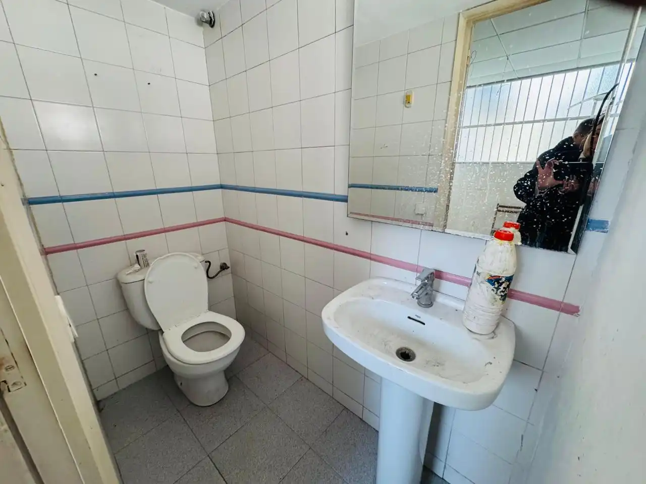 Baño de Casa adosada en venta en Montcada i Reixac con Aire acondicionado, Terraza y Trastero