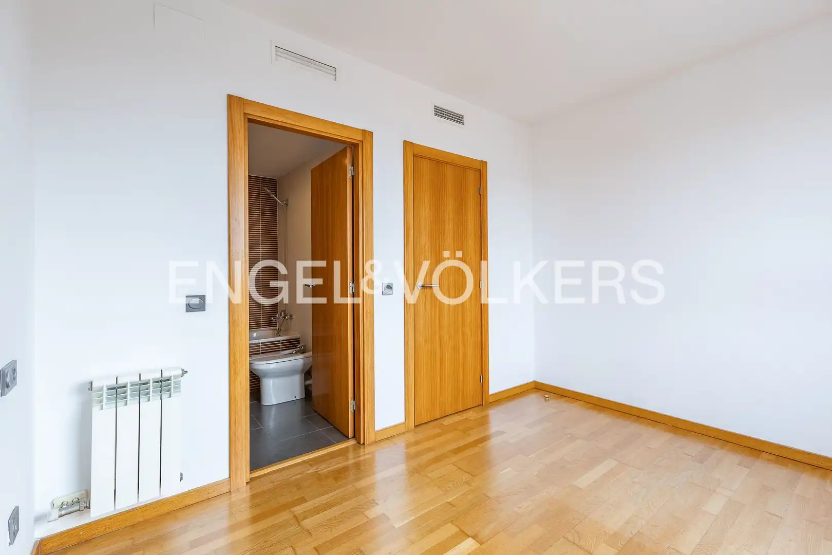 Piso en venta en Sabadell con Aire acondicionado, Calefacción y Jardín privado