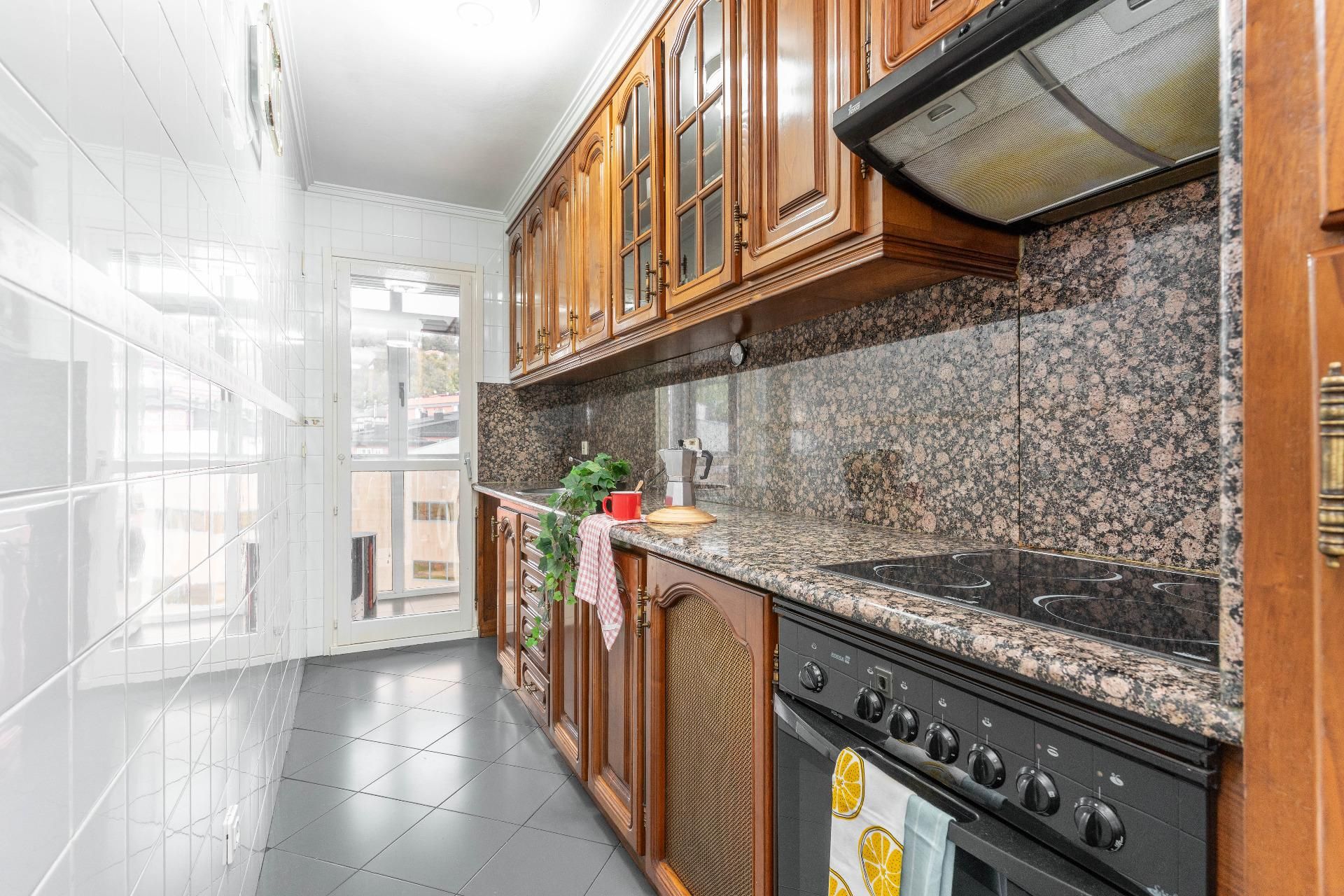 Cocina de Piso en venta en Tineo con Terraza, Trastero y Amueblado