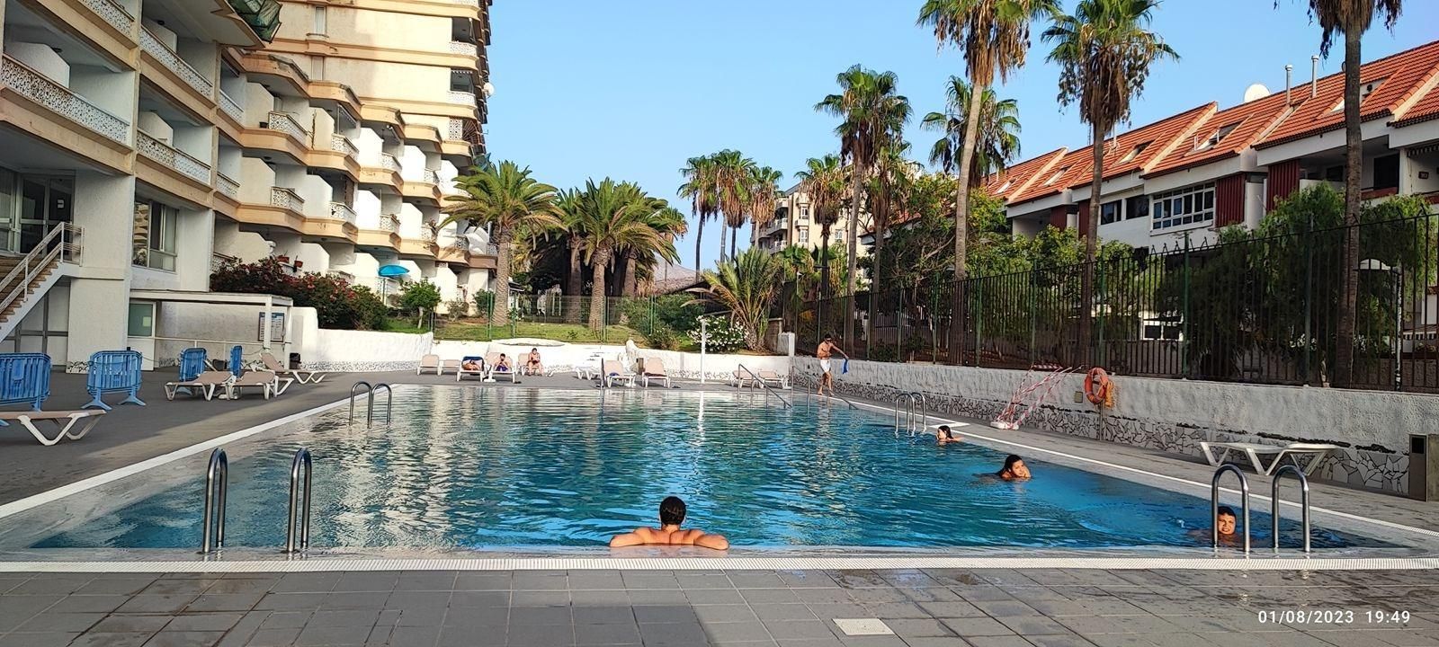 Piscina de Apartament en venda en Arona amb Terrassa, Balcó i Alarma