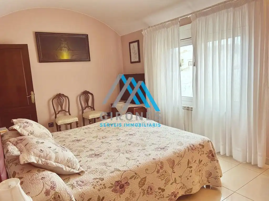 Casa aparellada amb terrassa en venda a Doctor Casals, imagen 9
