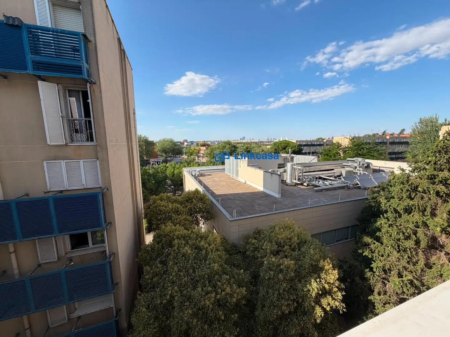 Vista exterior de Dúplex en venta en Madrid con Calefacción