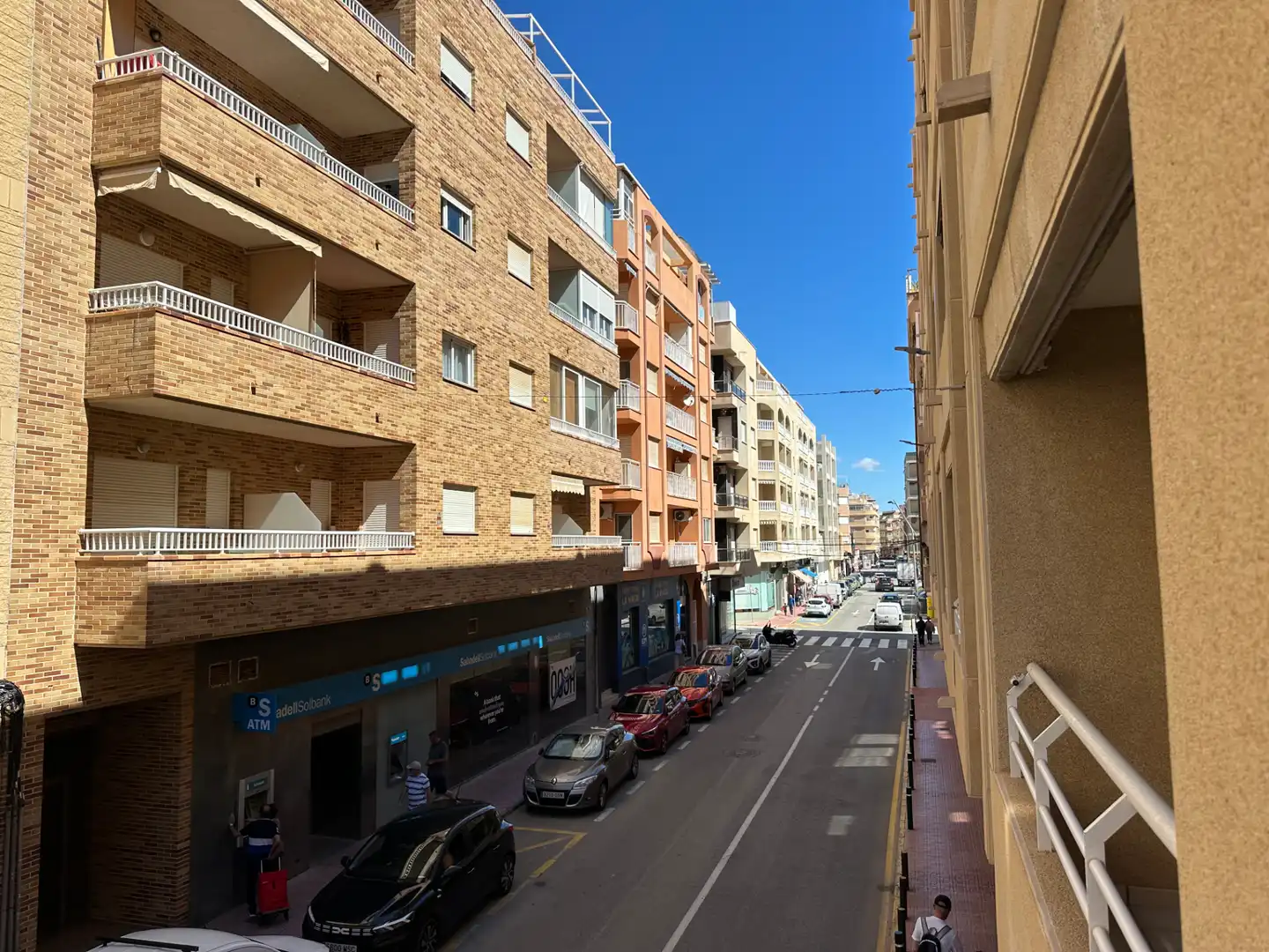 Außenansicht von Wohnungen zum Verkauf in Torrevieja mit Klimaanlage, Heizung und Terrasse