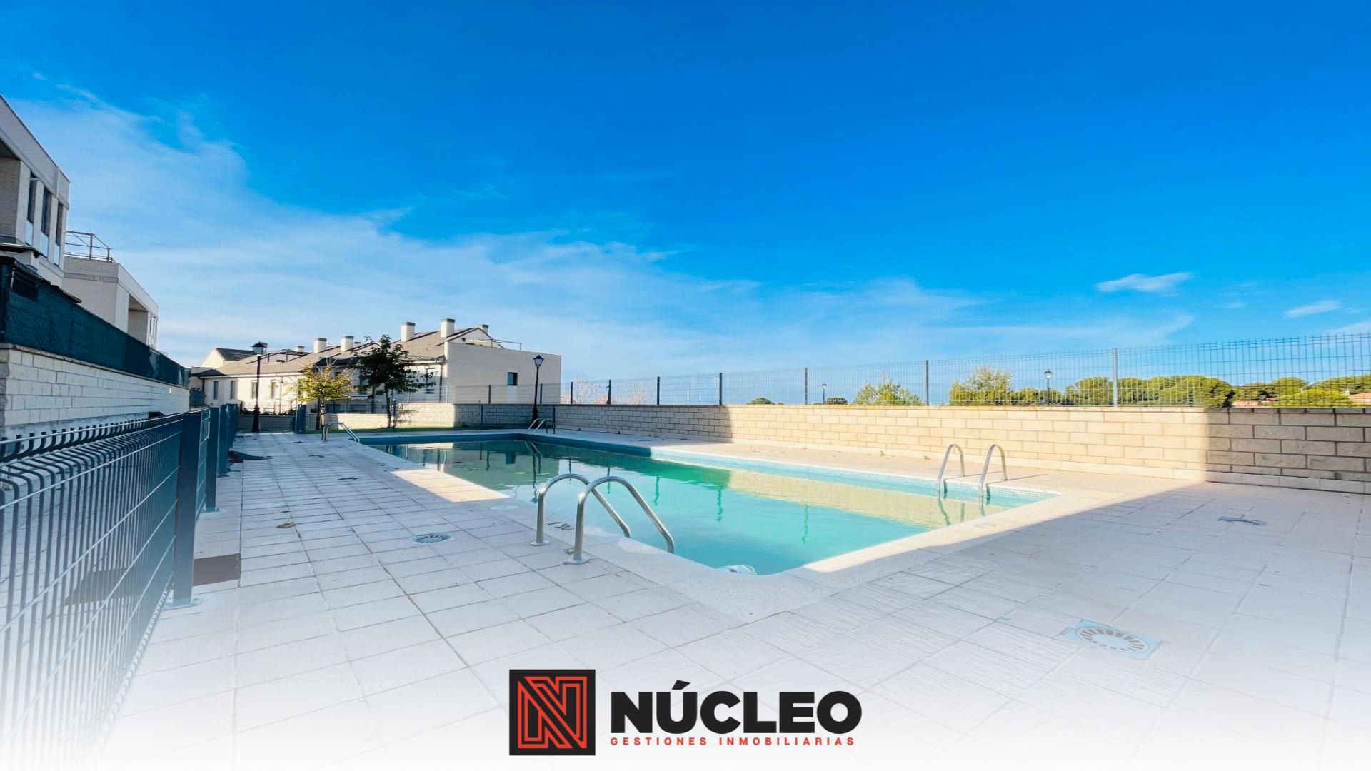 Piscina de Piso en venta en La Muela con Aire acondicionado, Calefacción y Jardín privado