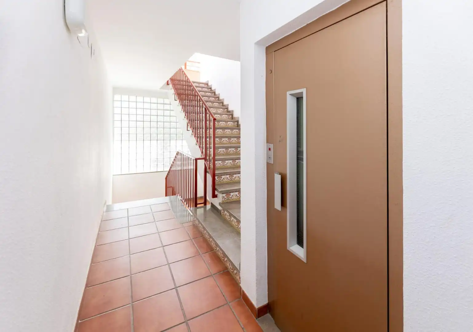 Maisonette zum Verkauf in Ogíjares mit Terrasse