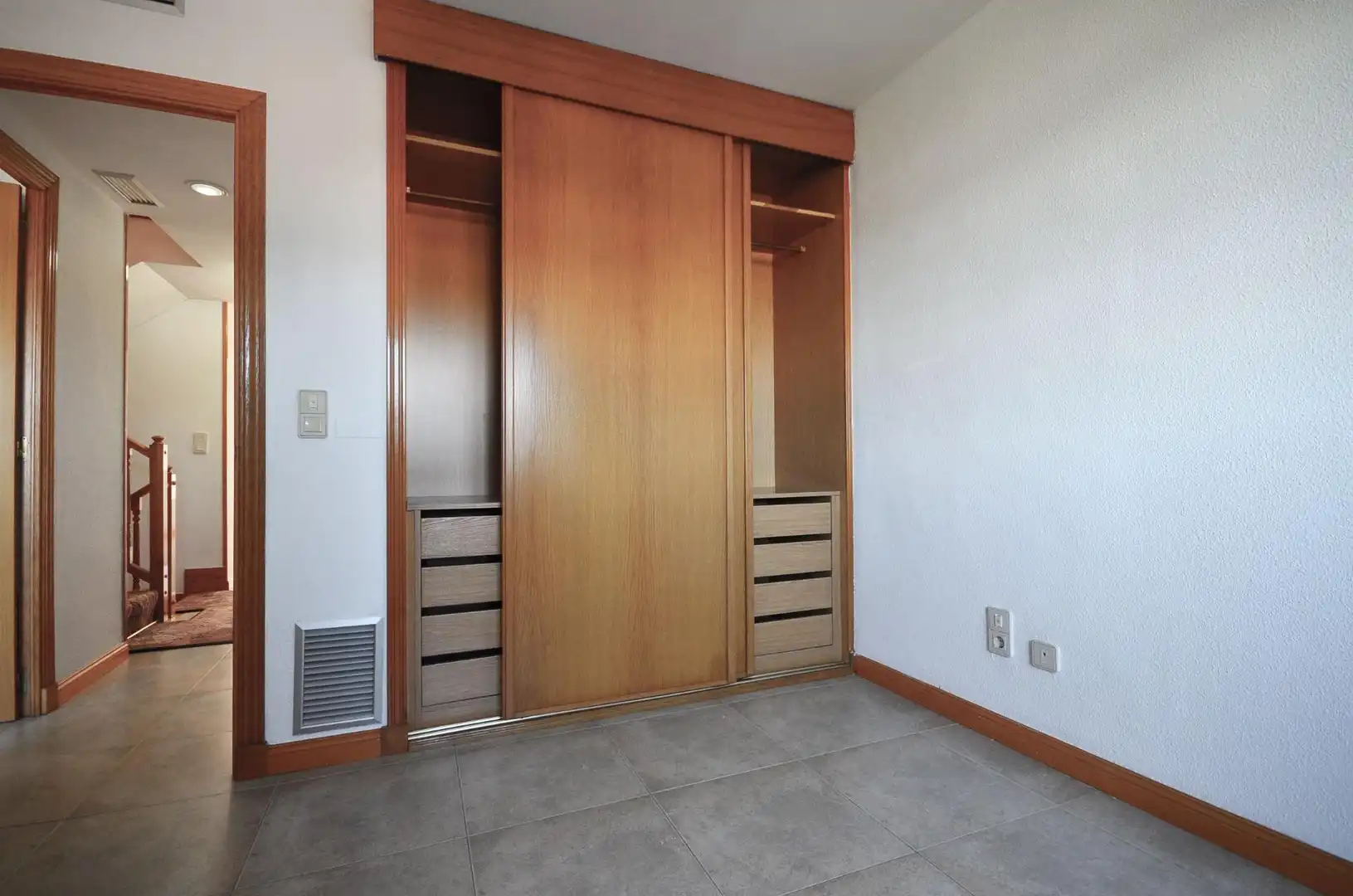 Bedroom of Detached homes for sale in Zaragoza