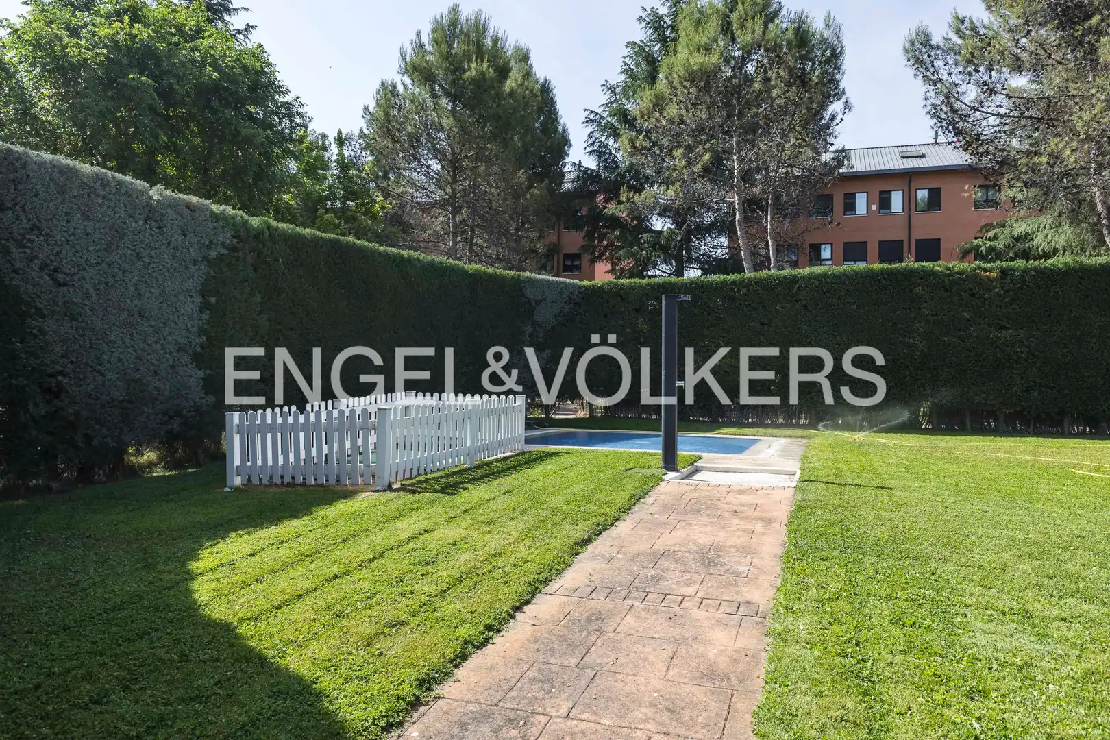 Flat for rent in Madrid  with Air Conditioner, Heating and Private garden