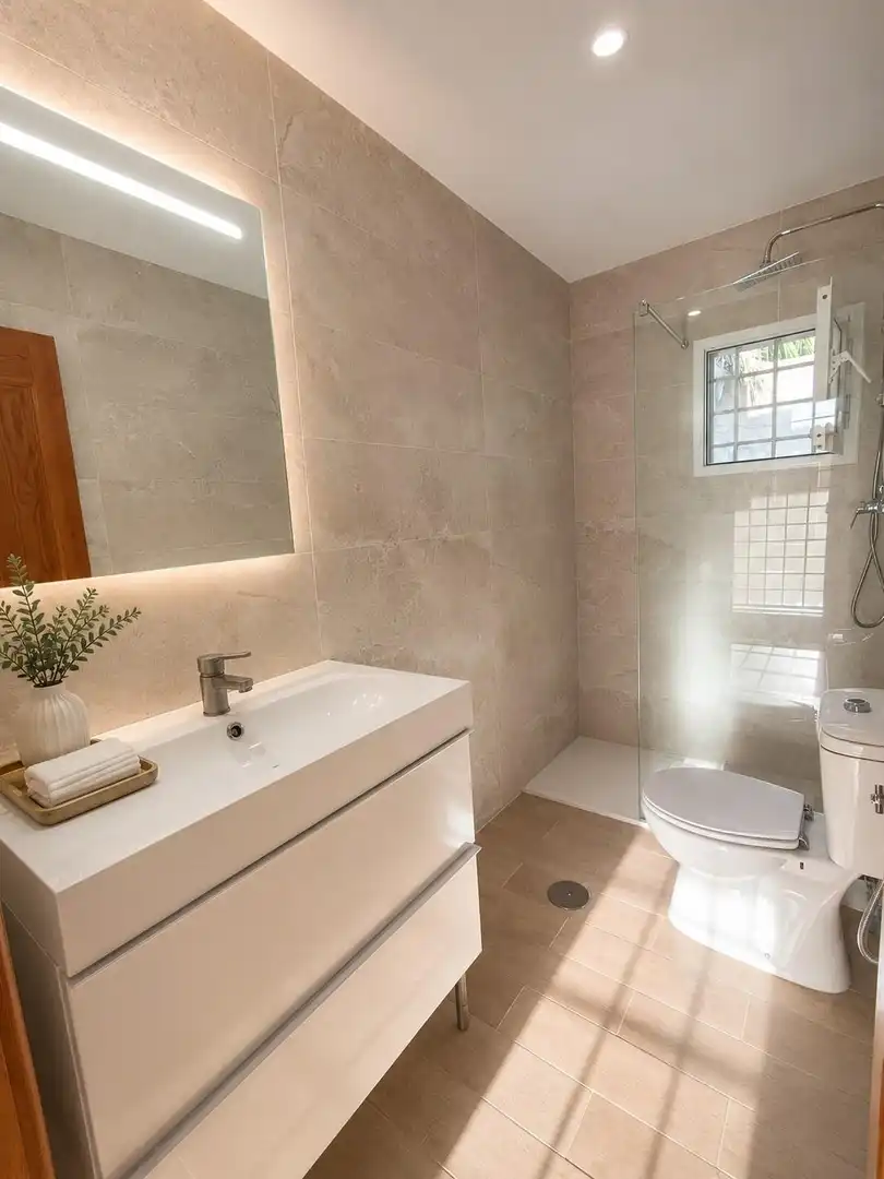 Baño de Casa o chalet en venta en El Campello con Aire acondicionado, Calefacción y Jardín privado