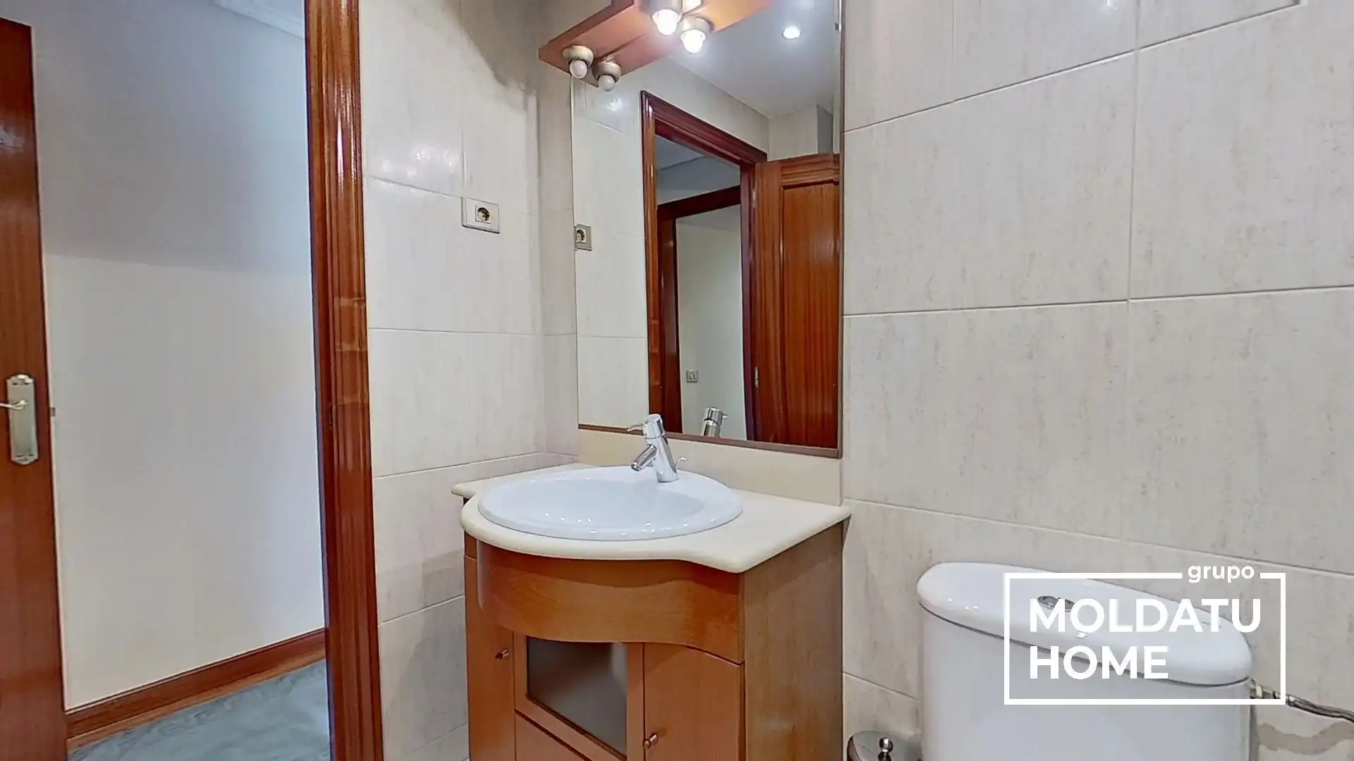 Badezimmer von Wohnung zum Verkauf in Barakaldo  mit Heizung, Terrasse und Abstellraum